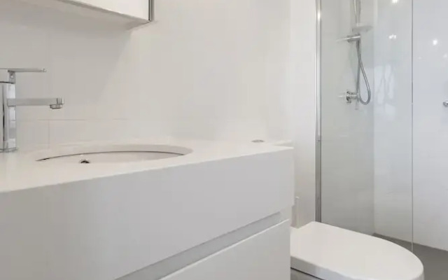Trendy Melbourne 2 Bedroom Apartment by BnB Pro