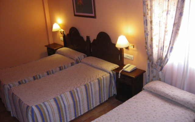 Hotel Asador Albenzaire