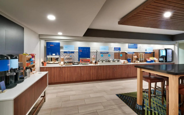 Holiday Inn Express Mitchell by IHG
