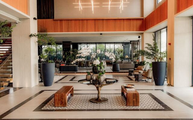 Brittany Hotel Villar City