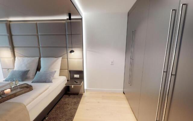 White Pearl Apartment 1.11