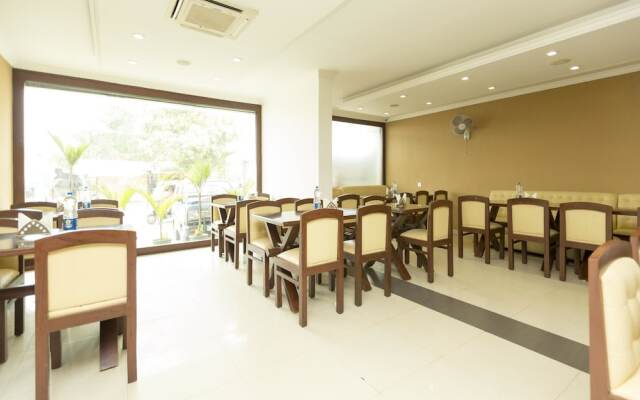 OYO 9122 Hotel Ivory Grande