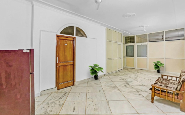 OYO Townhouse 1071 Hotel Metro Inn Residency