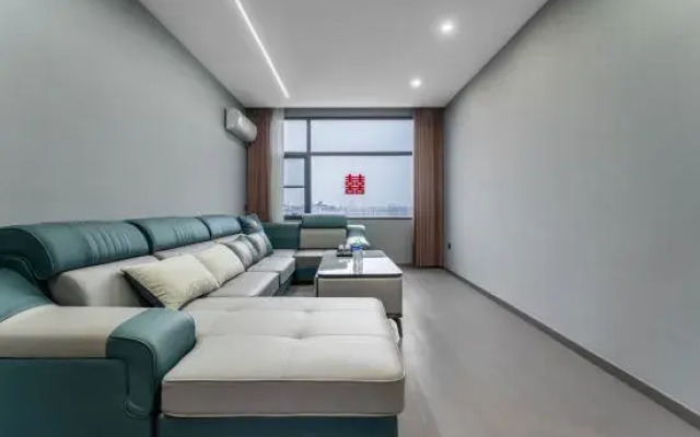 Tongchuang Ejia Chain Hotel (Gushi Xinhe Century City Store)