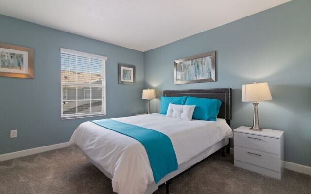 Beautiful 4Bd Pool TH, Storey Lake-4815DS