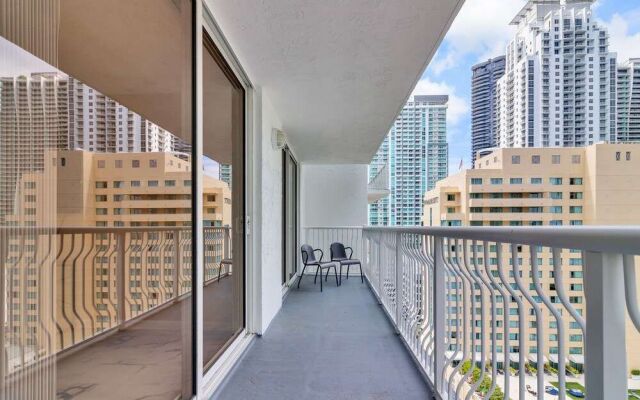 The Club at Brickell Bay Luxury Suites