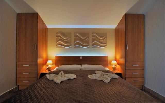 Nautica Apartments