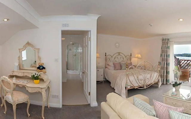 Wateredge Inn- The Inn Collection group
