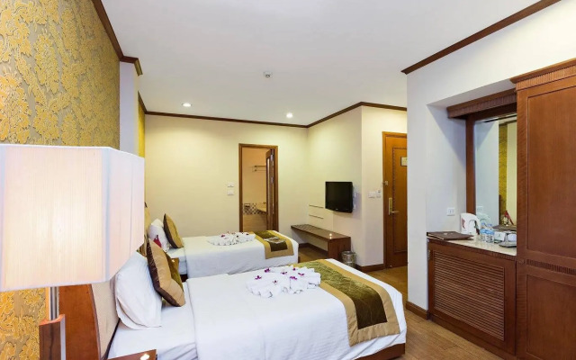 Sunset Westlake Hanoi Hotel