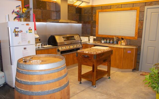 Chrissie's Dongara - Pet Friendly
