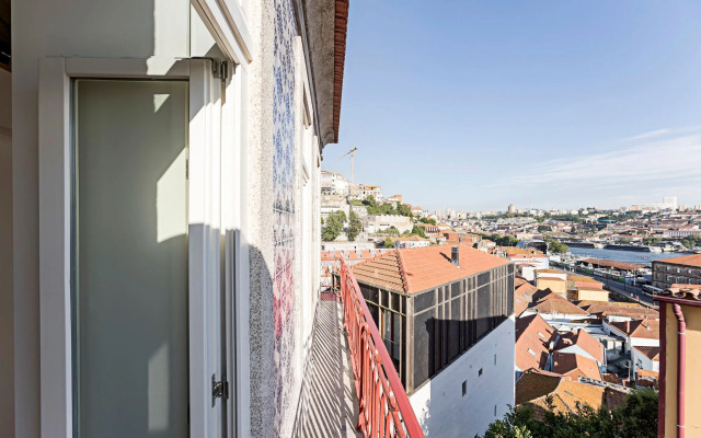 Superb Flat w/ Balcony and AC by LovelyStay