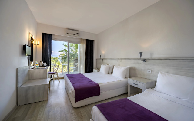 Charm Beach Hotel - All Inclusive