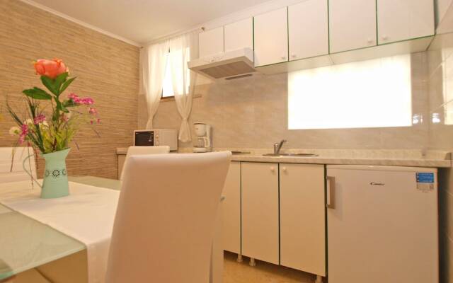 Apartment 959
