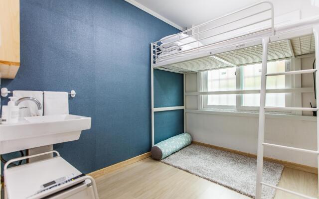 Single Story Capsule Hotel