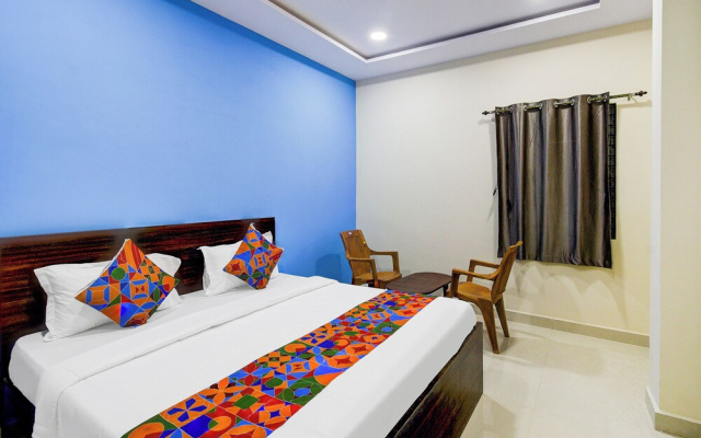 Fabhotel Golden City Inn