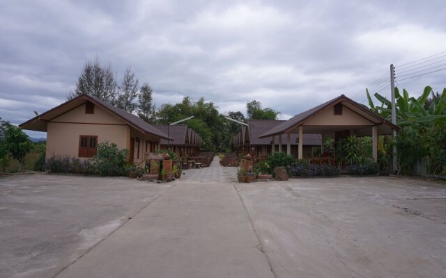 Ruean Bua Resort