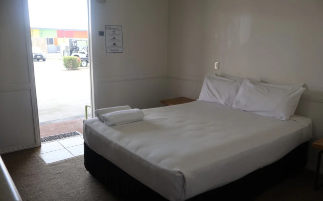 Park Avenue Hotel Motel