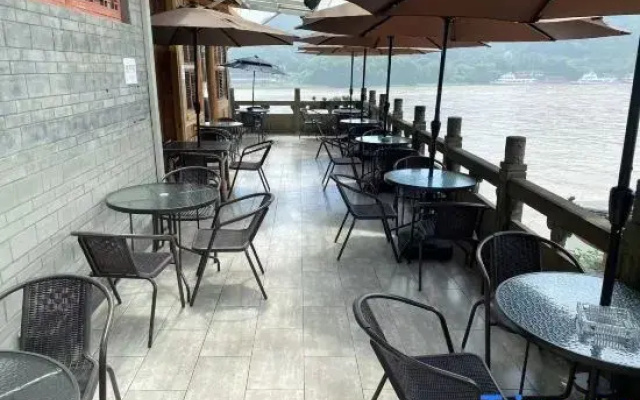 Yue Leshan River View Hotel(Shangzhongshun commercial street branch)