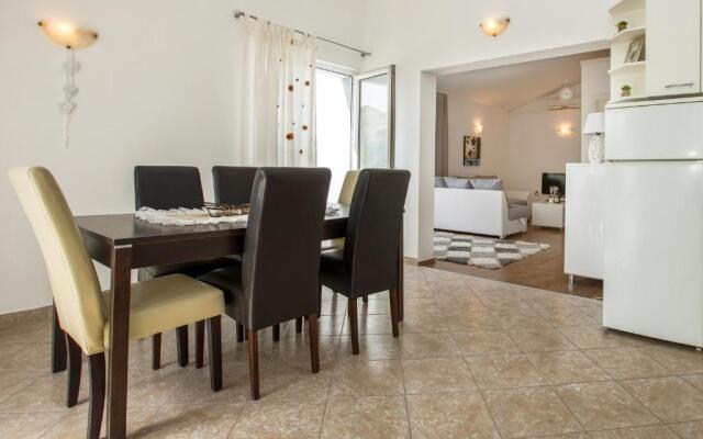 Apartment Lidija