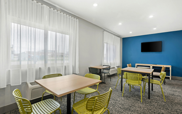 Spark by Hilton Moline Quad Cities
