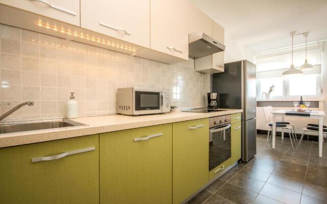 Hendrix Bridge Apartment