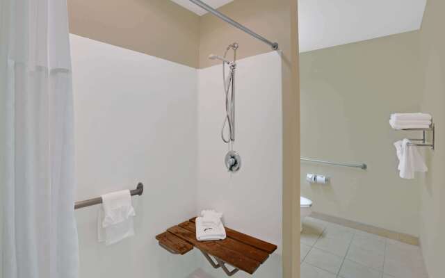Microtel Inn by Wyndham Charlotte/University Place