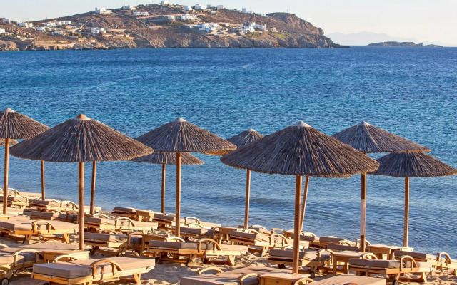Manoulas Beach Mykonos Resort