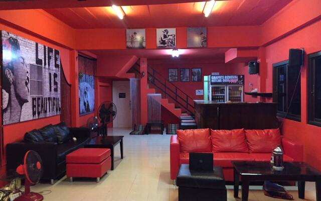 Red Boutique Hostel