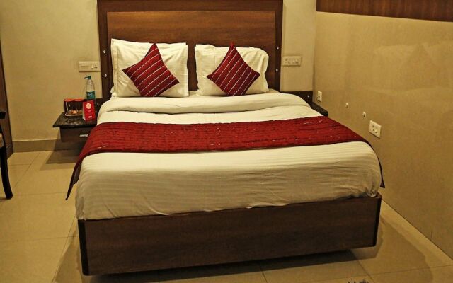 Capital O 4302 Hotel Imperial Lodge