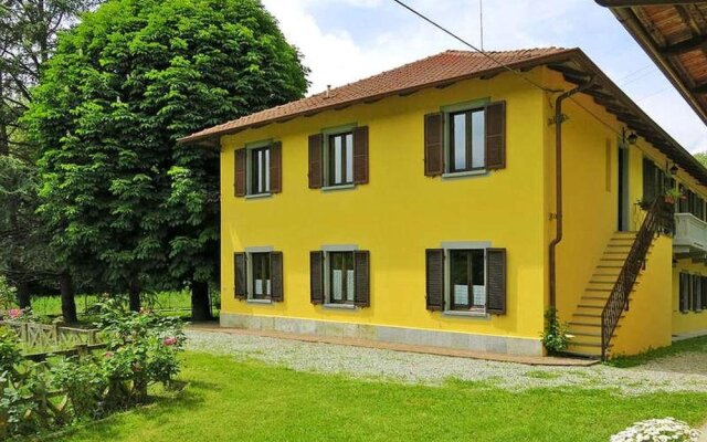 Apartment With 3 Rooms In Asti, With Enclosed Garden And Wifi