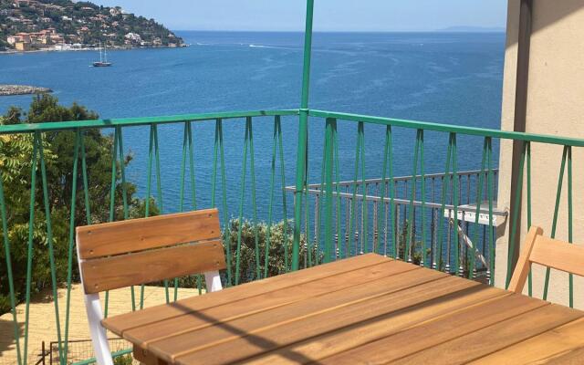 Apartment with beautiful sea view-La casa del'Artista