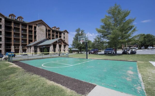 Ozarks Oasis 4 Bedroom Cabin by RedAwning