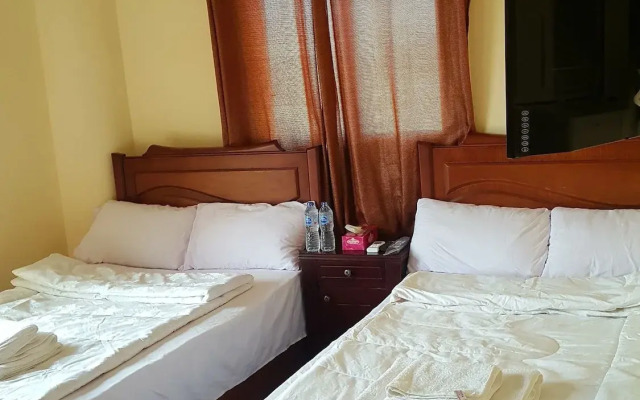 Royal pyramids Inn