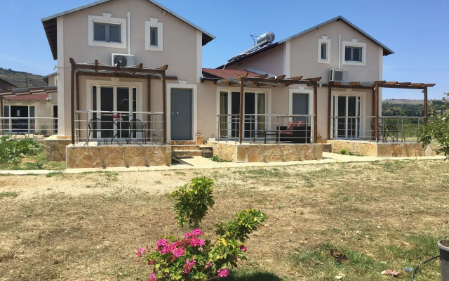 Daphne's Boutique Apartments