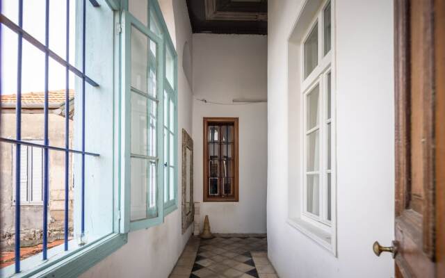Old Jaffa Artistic Retreat by Sea N Rent