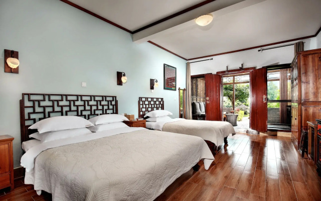 Yangshuo Mountain Retreat