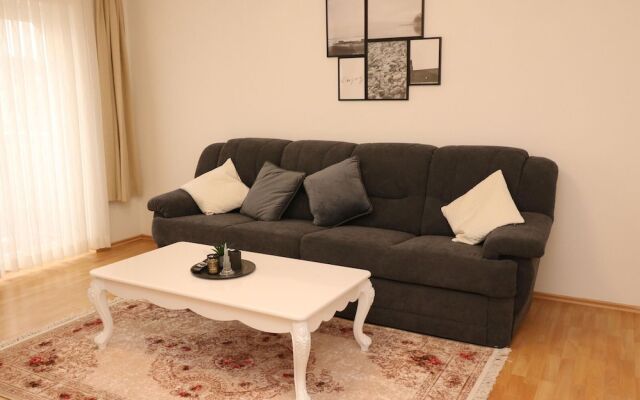 Central Apartment Near the Trade Fair