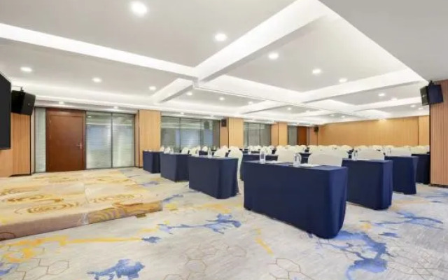 Madison Hotel Xining Haihu New Area