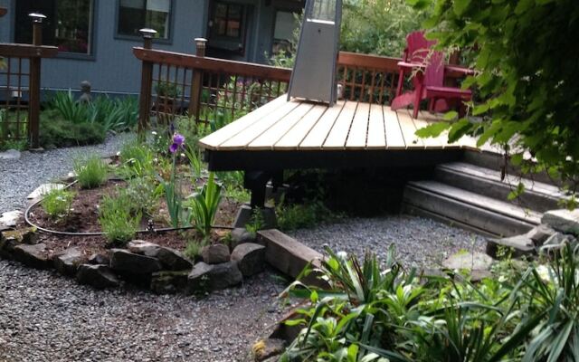 Salt Spring Carriage House B&B