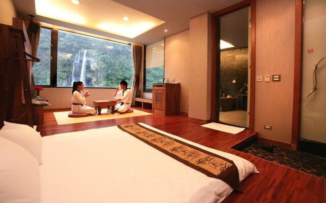 Naluwan Spring Resort Hotel
