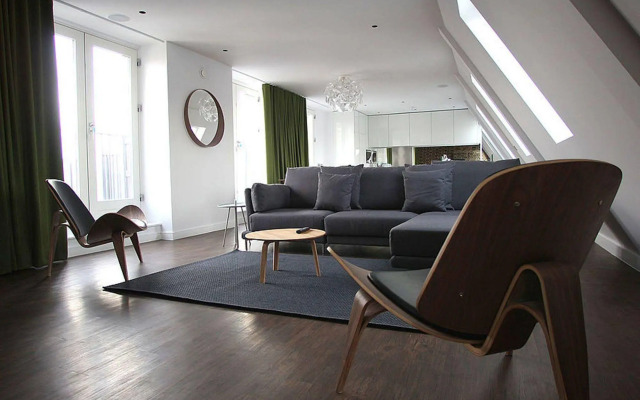 Hop Art House Apartments