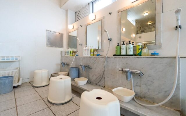 Sauna & Capsule Hotel Dandy – Caters to Men