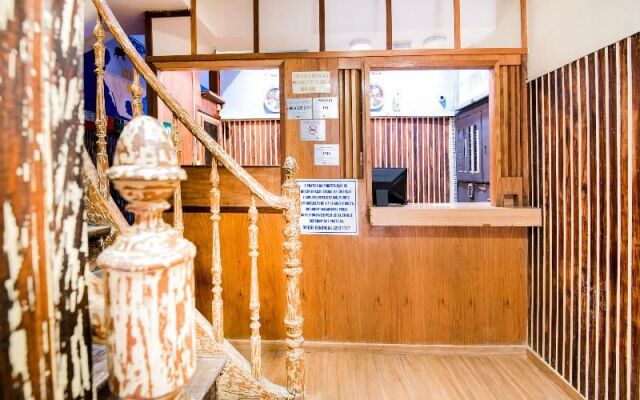 Oyo 131 Girassol Carioca