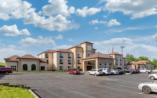 Comfort Inn & Suites Milford / Cooperstown