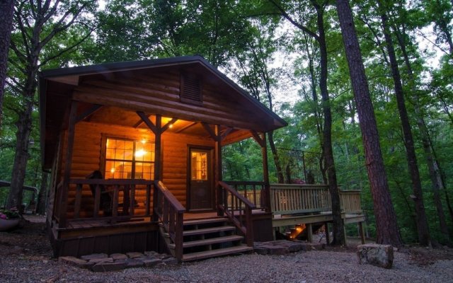 Arabella Cozy Nest With Hot Tub and Fire Pit in the Backyard by Redawning