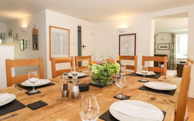 Huntingstile Lodge