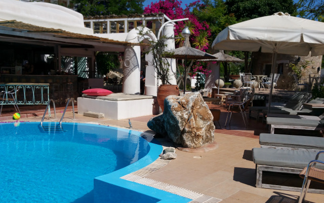 Gorgona Studios and Apartments
