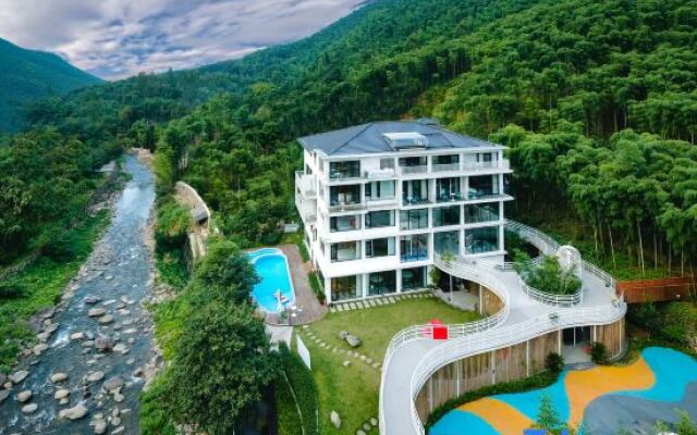 Yaojia｜Township see cloud bamboo Valley river hot spring guest house