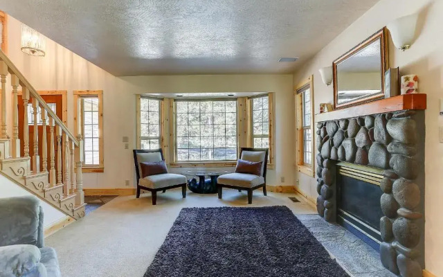 3 Mt. Baker-AC-Hot Tub-4BR/3BA