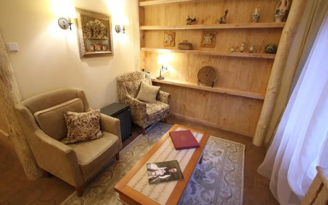 Park-Hotel Butenko Stable